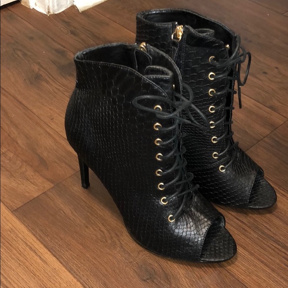 Black Crocodile Mid Ankle Bootie - Picture 1 of 3